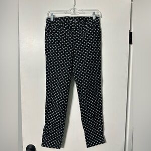 Old Navy Black and White Pixie Ankle Pants size 0